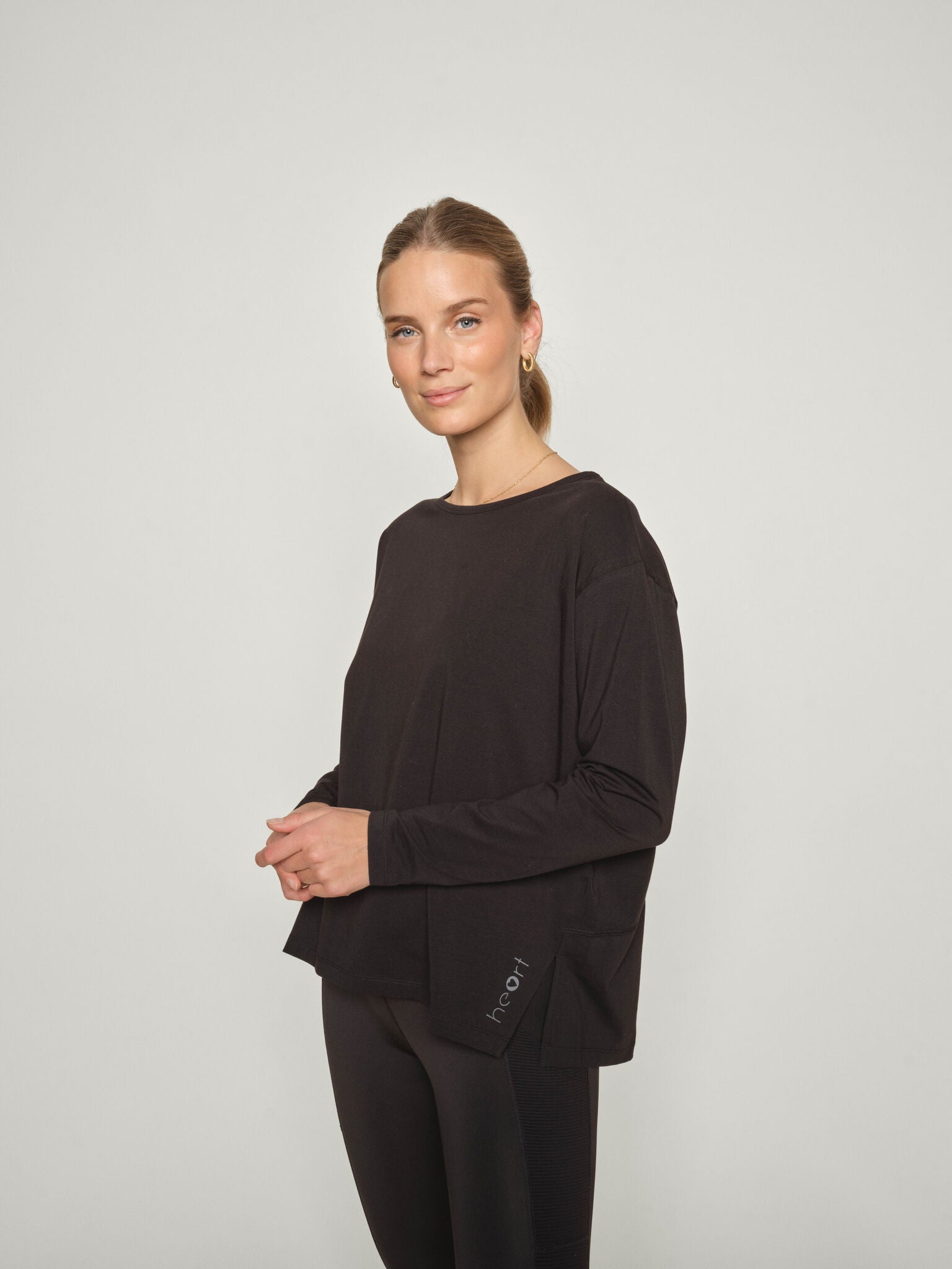 Modelshot / Black / Detail